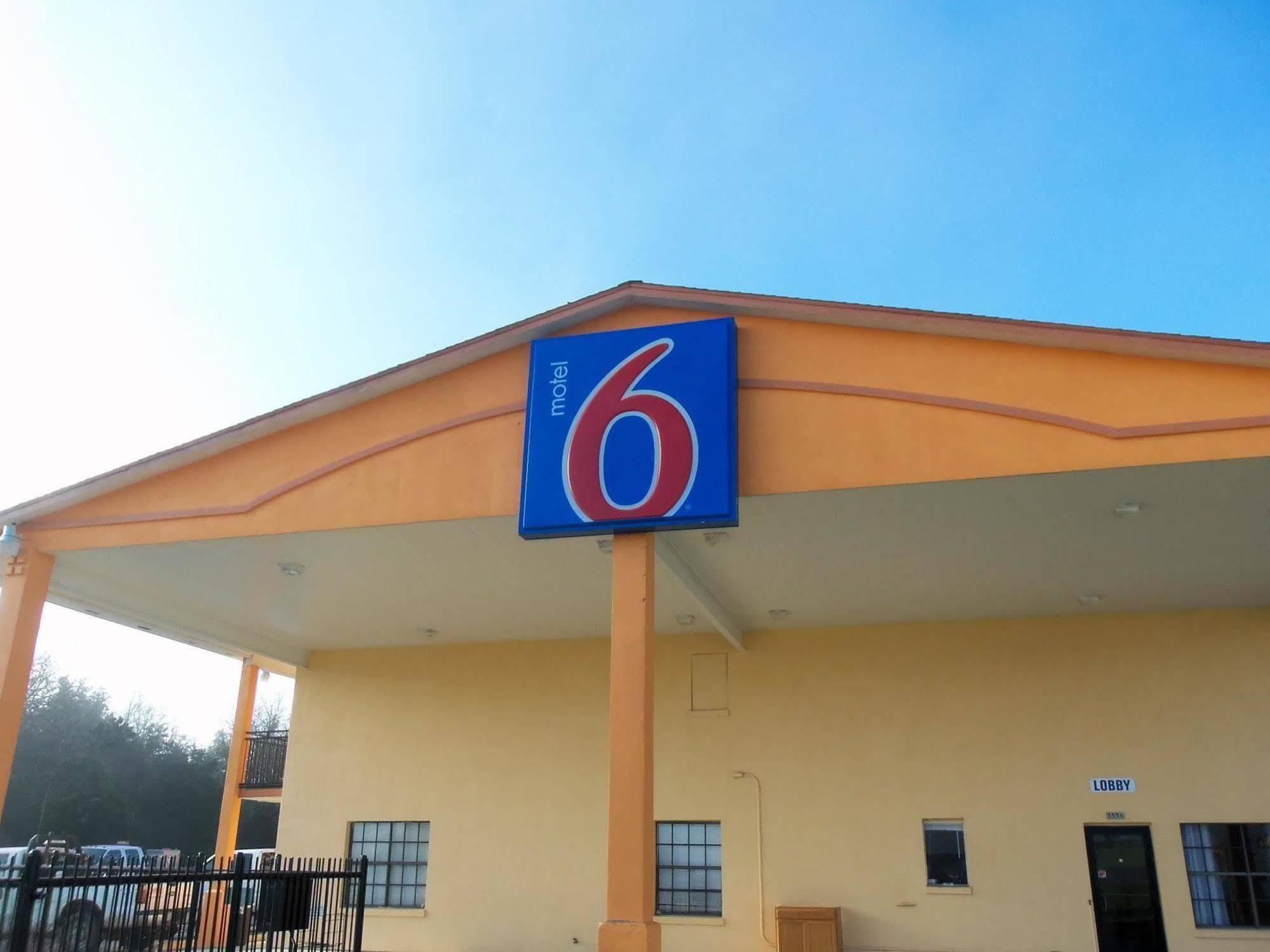 Giddings Executive Inn Exterior photo