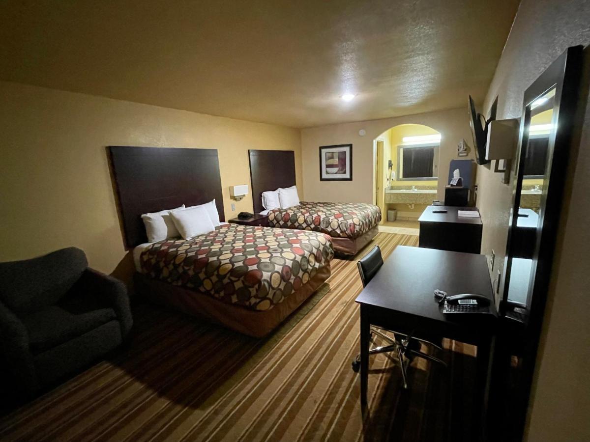 Giddings Executive Inn Exterior photo